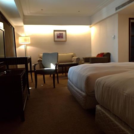 Nisus Hotel Taipei Bagian luar foto