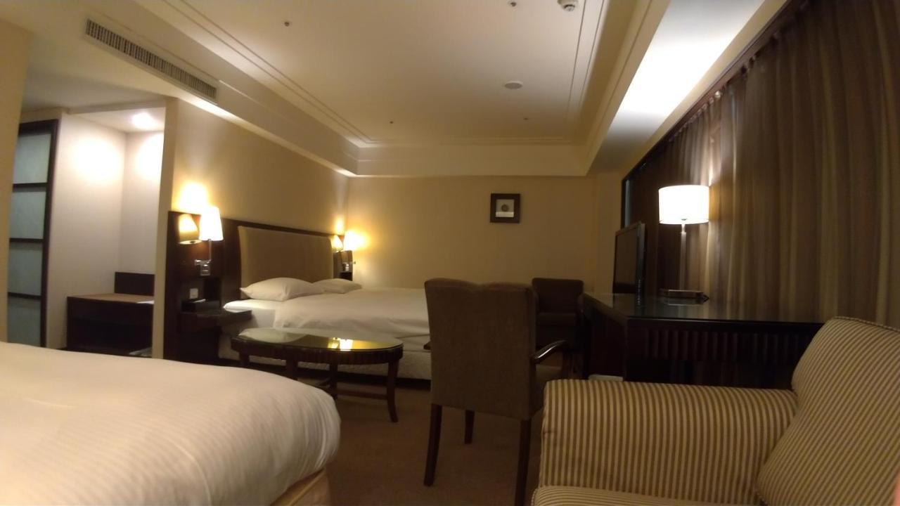 Nisus Hotel Taipei Bagian luar foto