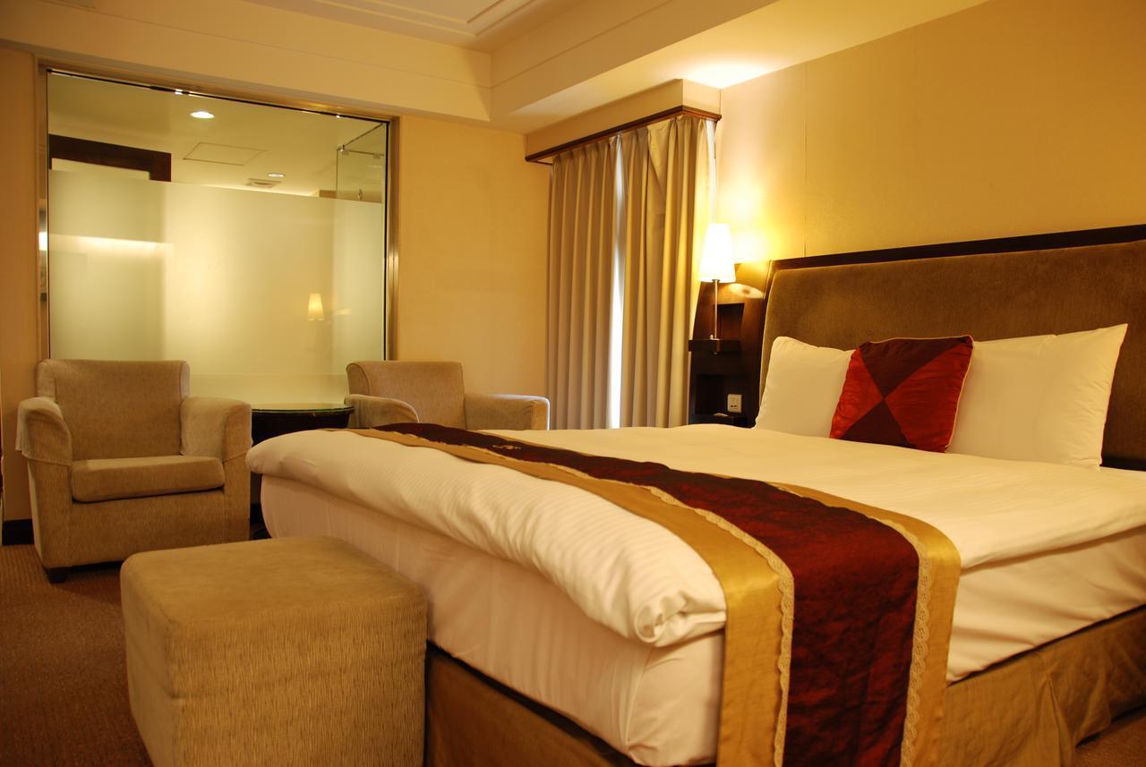 Nisus Hotel Taipei Bagian luar foto