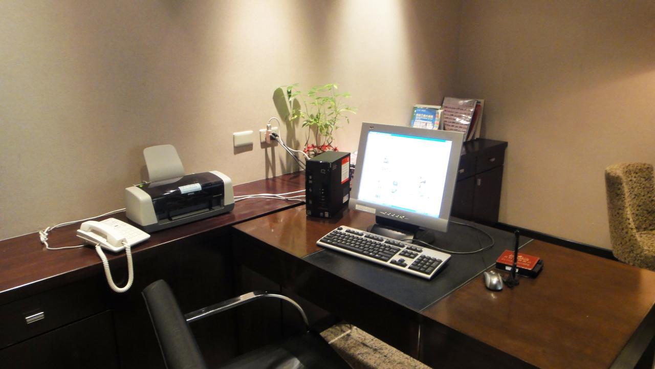 Nisus Hotel Taipei Bagian luar foto