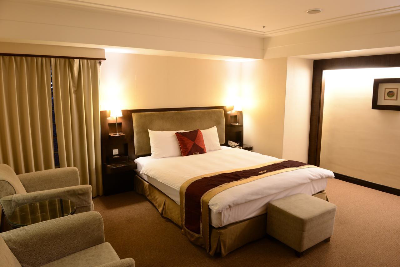 Nisus Hotel Taipei Bagian luar foto