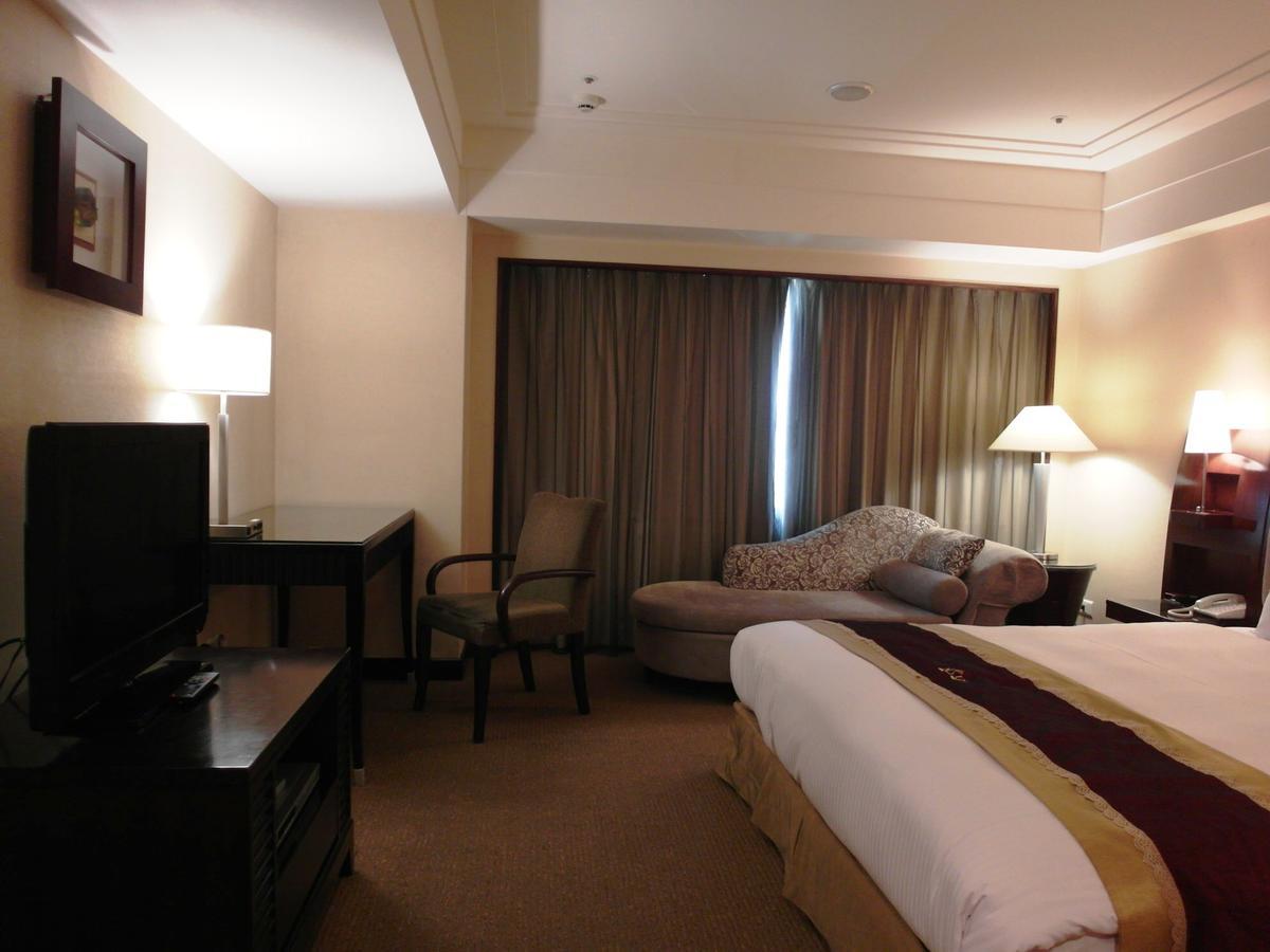 Nisus Hotel Taipei Bagian luar foto