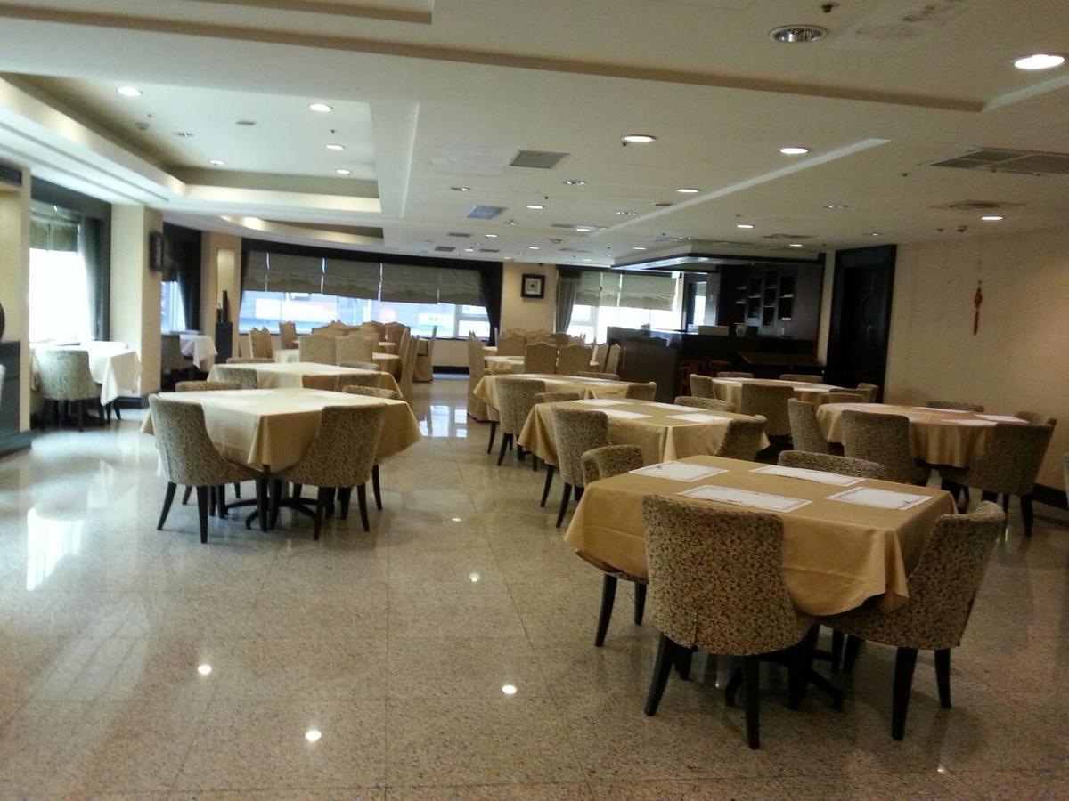 Nisus Hotel Taipei Bagian luar foto