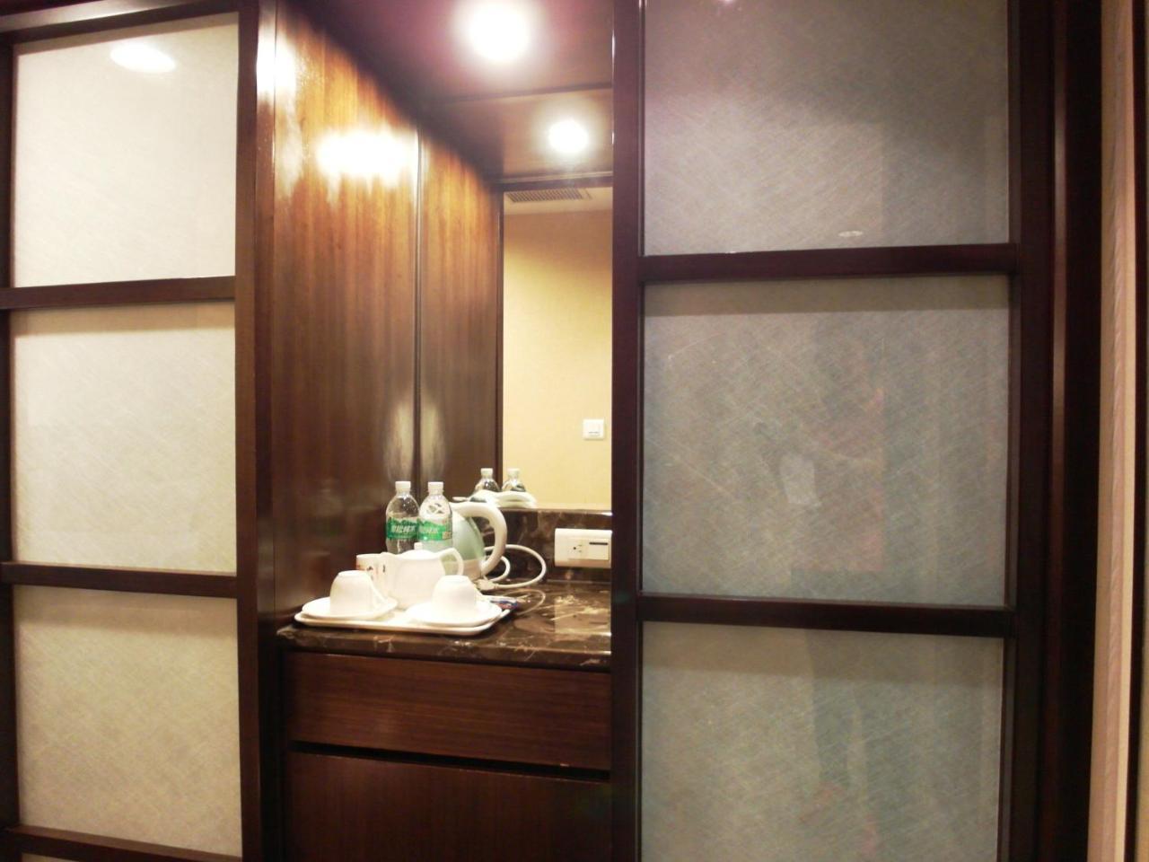Nisus Hotel Taipei Bagian luar foto