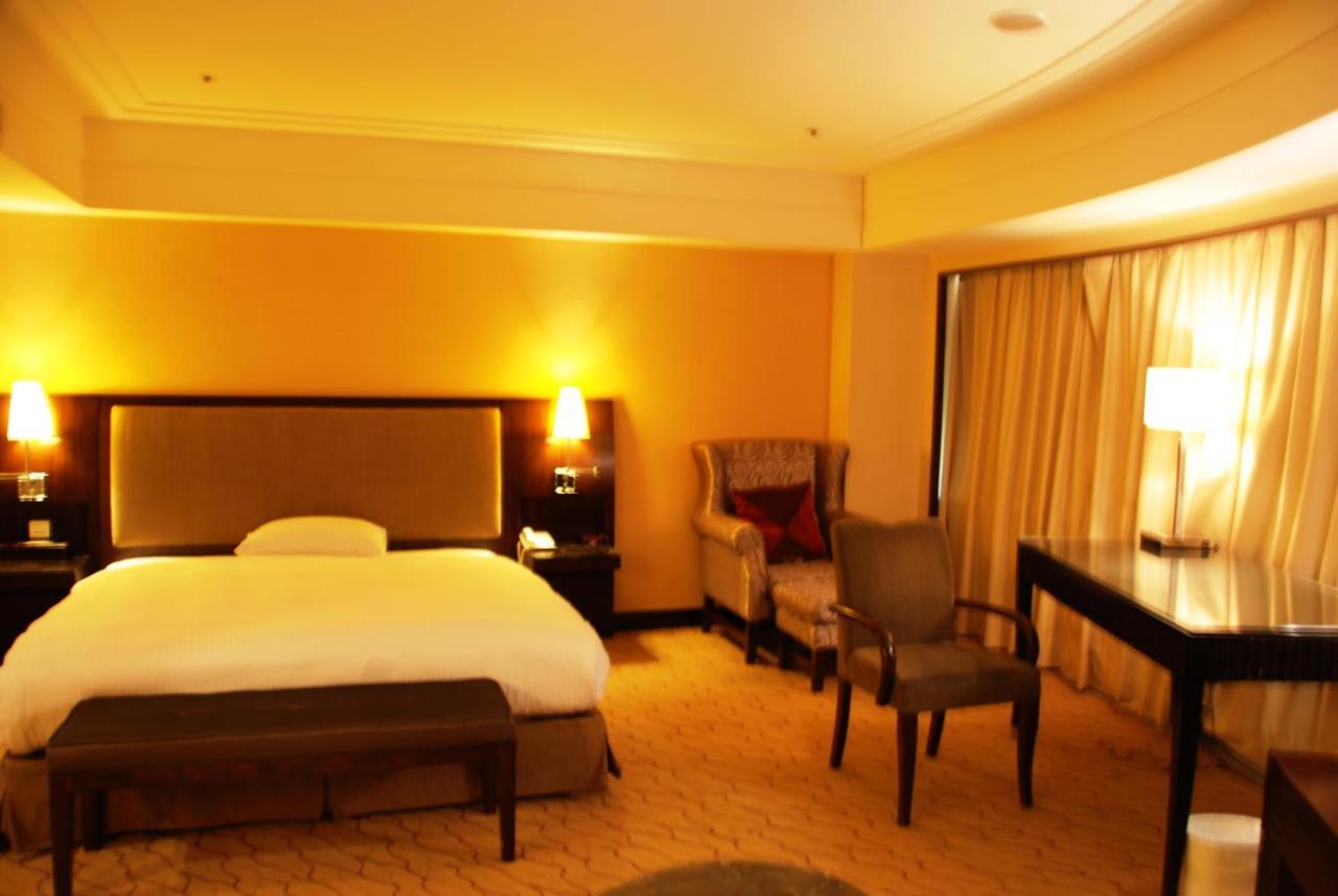 Nisus Hotel Taipei Bagian luar foto